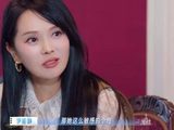 马頔在角落偷瞄孙杨的神情，简直笑到打鸣！
