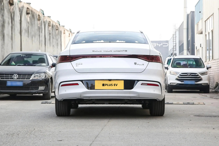 比亚迪秦PLUS EV 510KM标准版上市,面向出行市场,售价17.38万元__财经头条__新浪财经