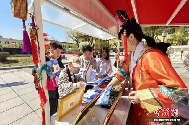 “博物馆—街区—商圈”联动消费路径全方位激活假日文旅市场活力。哈尔滨市博物馆 供图