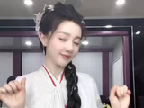 王鹤润手机内存满，亲自剪辑新剧素材