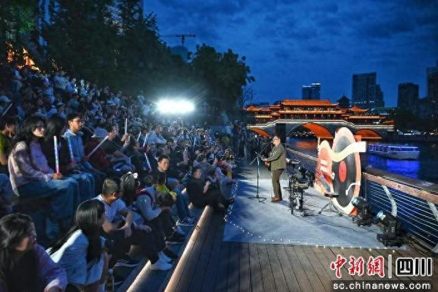 音乐路演现场。肖茹月 摄