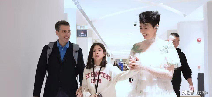 打开网易新闻 查看精彩图片