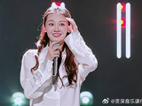 苗苗也是没谁了！努力唱完一首歌结果发现站反了，笑疯柳岩丨乘风