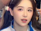 阚清子晒小学大队长照片