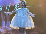 谢娜2小时40分钟唱跳演出展现高能舞台