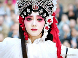 终于官宣定档了,央视连出3部重磅大剧,张嘉益杨洋肖战领衔主演,年代传奇,正统武侠,高能谍战,每一部都让人期待