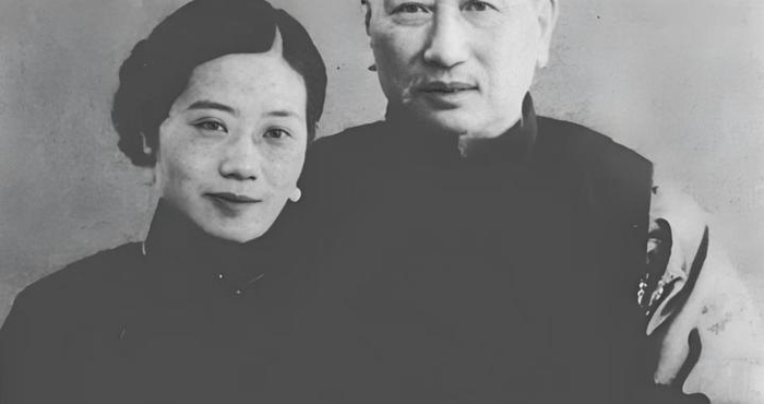 她被密友丈夫追出新闻，两遇渣男后转身嫁老伯，守寡62年坚称无悔