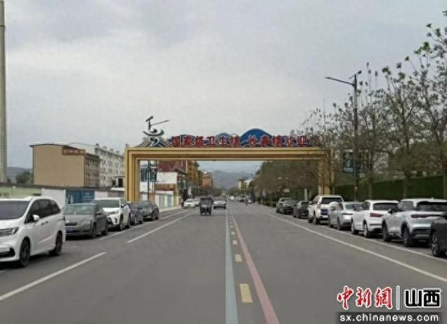 赵曼君 摄