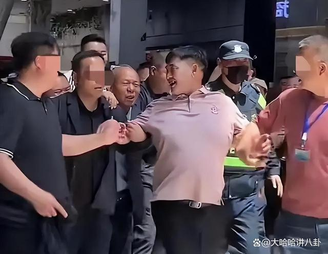 打开网易新闻 查看精彩图片