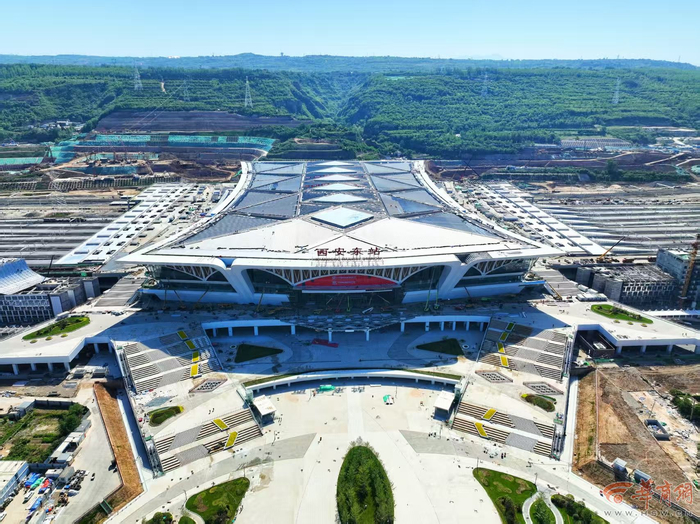 西安东站建成投用后，车站旅客年发送量预计达到3650万人次    毛蜜娜/摄