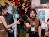 倪妮猜拳拿第一，丁程鑫立马欢呼，这也太会演了