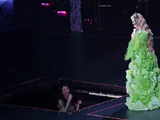 谢娜调侃李小冉生日：26年闺蜜情升华降台乌龙，明星也犯迷糊？