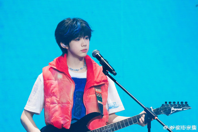 16岁陈奕恒生日发全创作单曲《Be Yourself》,献给粉丝的双向守护告白|歌词|歌曲|音乐|偶像|新歌_新浪娱乐_新浪新闻