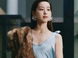 章泽天的播客《小天章》从首期到第三期，是如何逐渐剥离“京东老板娘”标签的？