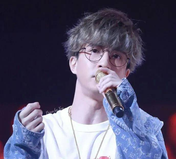 总的来说，薛之谦为好友郭冠廷的歌曲《到这》宣传的行为，不仅是对好友音乐才华的肯定和支持，也是对整个音乐行业的贡献。他的行动让我们看到了友情的力量和音乐的美好，也让我们看到了真正的明星应有的风范和担当。在这个充满竞争和诱惑的音乐世界中，我们期待更多的人能够像薛之谦一样，用实际行动支持自己的朋友和音乐人，共同创造一个更加美好的音乐世界。让我们为郭冠廷的音乐之旅加油，也为薛之谦的慷慨之举点赞！