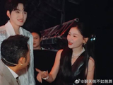 金婧不愧是社交悍匪！到处跟人搭讪，见到沙溢张嘴就是夸！