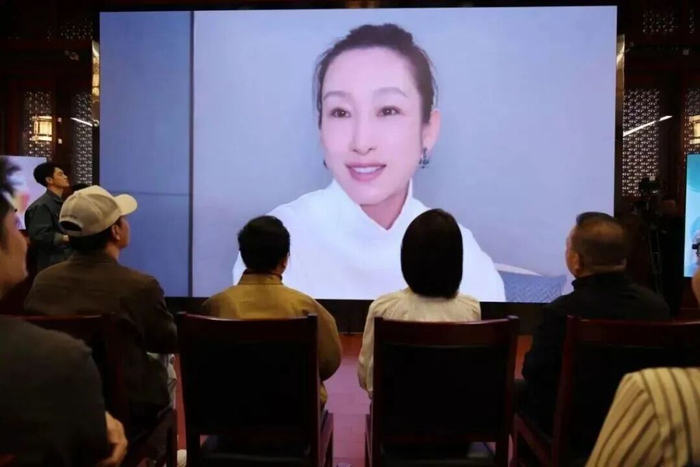 中国国家话剧院演员、原版《青蛇》青蛇饰演者秦海璐  摄影：王昊宸  