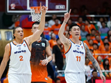 梦幻开局!上海久事2-0横扫山东，时隔四年重返 CBA 四强