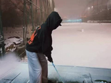 晒出自己练习高尔夫球的日常，室内室外，晴天雪天，都不落下