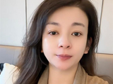 恭喜！快女谈莉娜官宣产子，老公陪产很贴心，婆婆妈妈外婆也在