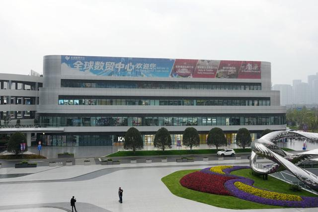 2026年3月30日拍摄的义乌全球数贸中心外景。新华社记者 黄宗治 摄