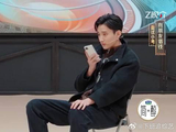 于小彤即兴演戏太惊艳了，吴镇宇直呼这就是有天赋的，直接获得红卡