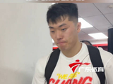 广东队众将返回更衣室，难掩落寞神情