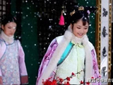《甄嬛传》:淳儿拿着红梅闯入甄嬛和皇上之间,藏着她日后死的真相