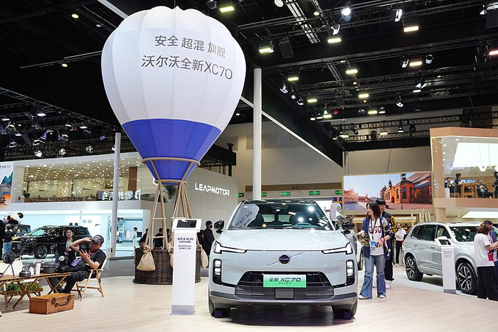 2026北京车展沃尔沃展台。图片来源：视觉中国