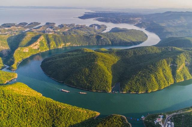 图为淅川县丹江湖湿地公园小三峡。李振林 摄