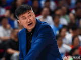 郭艾伦在解说CBA季后赛时具体是怎么评价主教练杜锋的？
