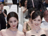 刘亦菲唐嫣白玉兰颁奖礼同框，七年后再与佟大为合影