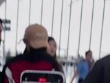 鹿晗剪寸头神似童年照，清爽少年感获赞