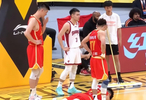 广厦惨胜却遭“灭顶之灾”：胡金秋膝盖被压，卫冕之路一夜崩塌！