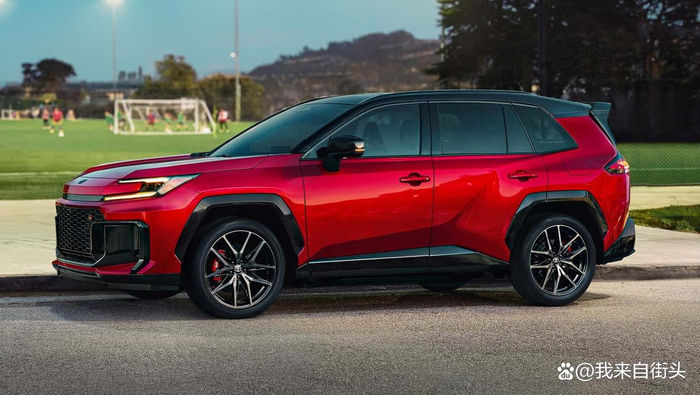 2026款丰田RAV4 Hybrid系统 丰田RAV4 PHEV 100KM续航 丰田RAV4外观设计语言 丰田RAV4内饰升级Toyota Safety Sense 4.0 丰田RAV4动力_rav4 2026空间变大