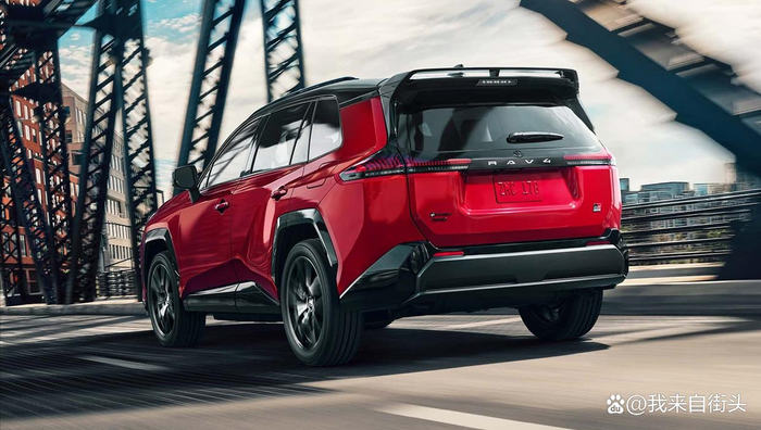 2026款丰田RAV4 Hybrid系统 丰田RAV4 PHEV 100KM续航 丰田RAV4外观设计语言 丰田RAV4内饰升级Toyota Safety Sense 4.0 丰田RAV4动力_rav4 2026空间变大