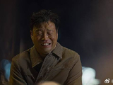 没有最惨只有更惨，王迅流落街头，下秒工厂被关闭