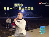 用镜头收藏世间美好，沈月精准捕捉求婚心动瞬间，氛围感拉满宛如实景偶像剧