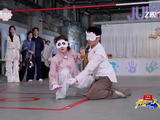 郑恺苗苗默契同步玩人体指南针游戏
