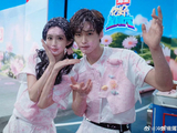 孟子义和何与在《你好星期六》节目中带来了哪些精彩的互动和表演？