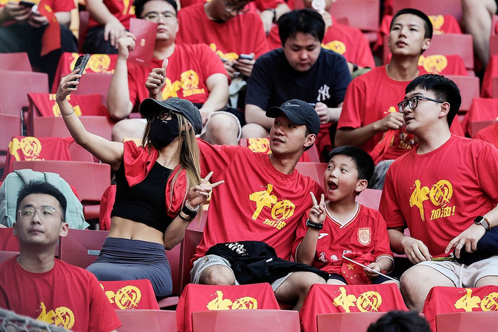 美加墨世界杯亚洲区预选赛上的中国球迷。视觉中国 图