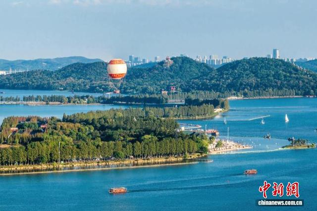 水域面积达33平方公里的武汉东湖。 东湖风景区供图