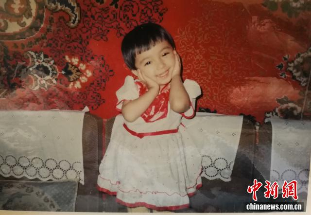 维妮娜童年照。受访者供图