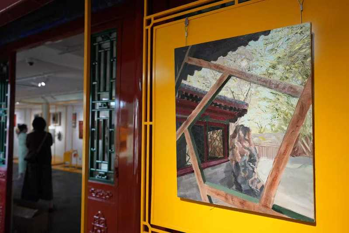 观众参观“童画恭王府——恭王府博物馆青少年美育成果展”。新京报记者 浦峰 摄