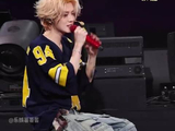 鹿晗演唱会现场全开麦演唱获赞