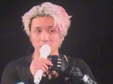 薛之谦说很开心盲道被撞是摆拍