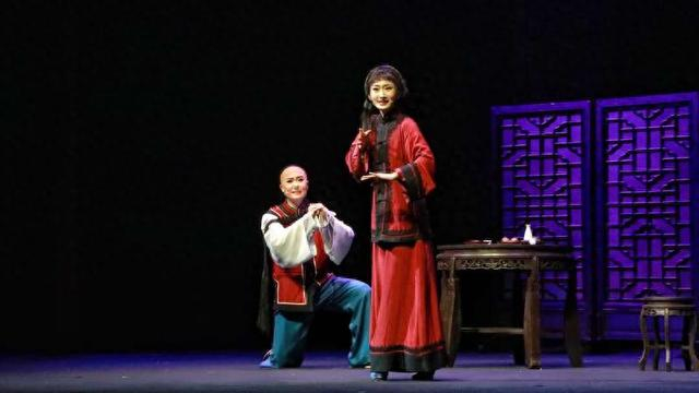 北京曲剧《杨乃武与小白菜》剧照。北京市曲剧团供图