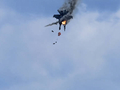 美国两架E/A-18G战机航展相撞坠毁，4名机组弹射逃生