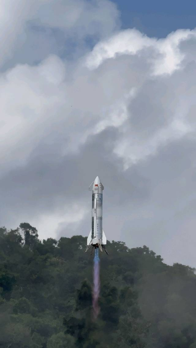 中山大学团队攻克火箭垂直起降关键技术，实现低空飞行。受访者供图