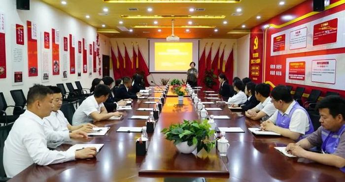 家风家教润万家 | 做新时代沟通型智慧父母！“渭好家”家风家教“五进”宣讲活动走进容厦集团
